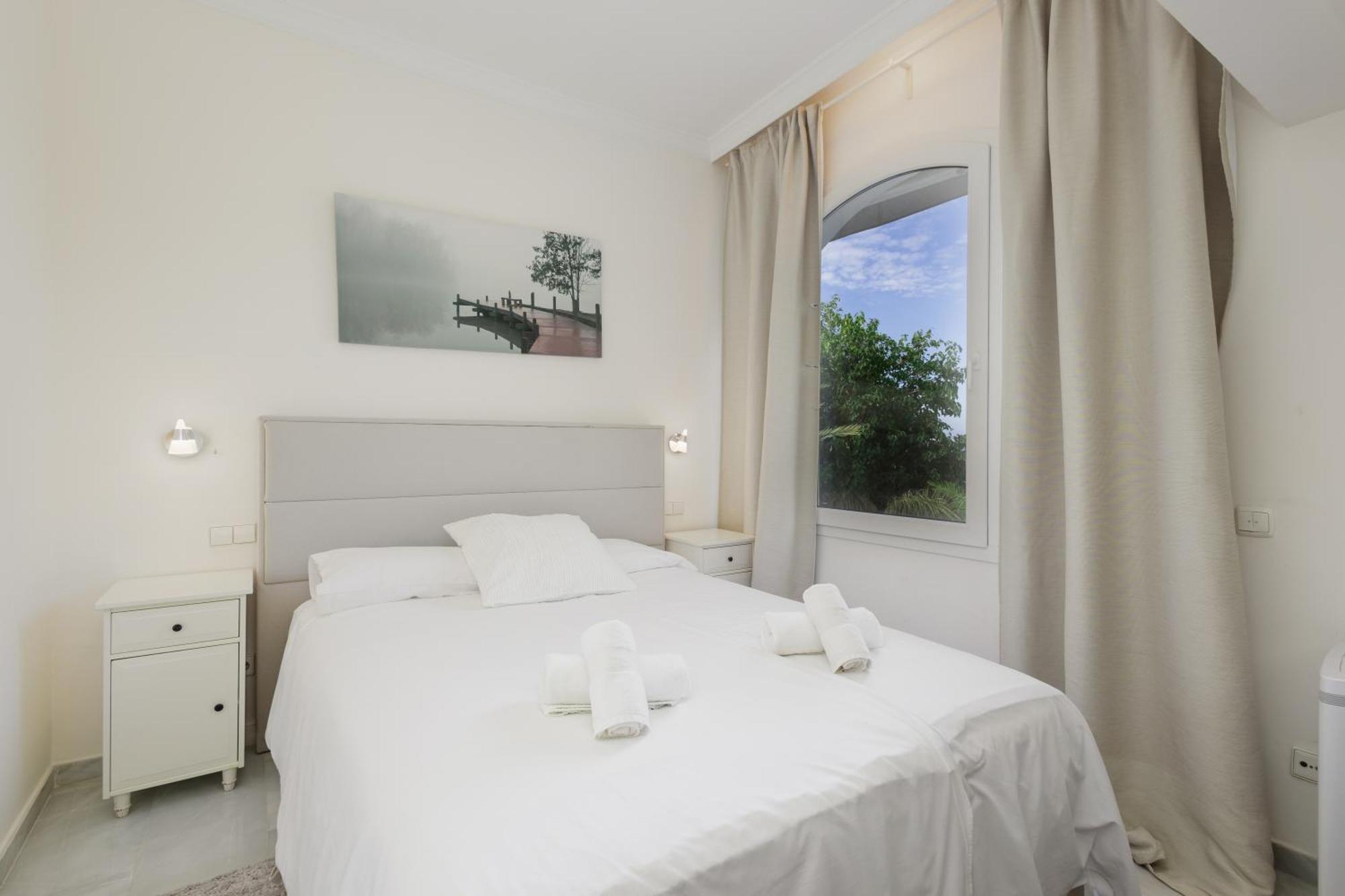 Vakantiehuis 6 Bedroom Villa, With Heated Pool And Sea Views, Next To The Of Costabella *