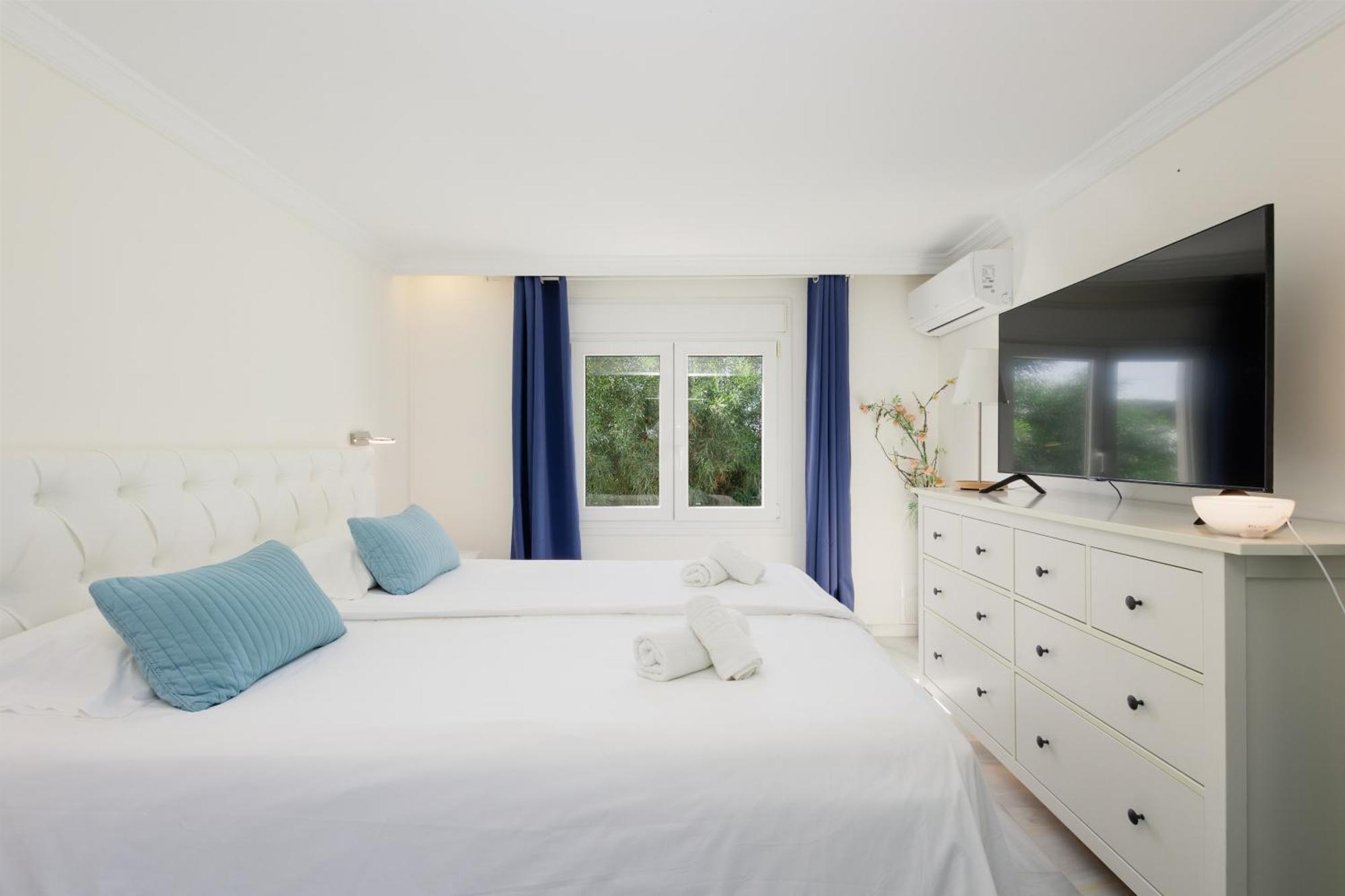 Casa de férias 6 Bedroom Villa, With Heated Pool And Sea Views, Next To The Of Costabella *